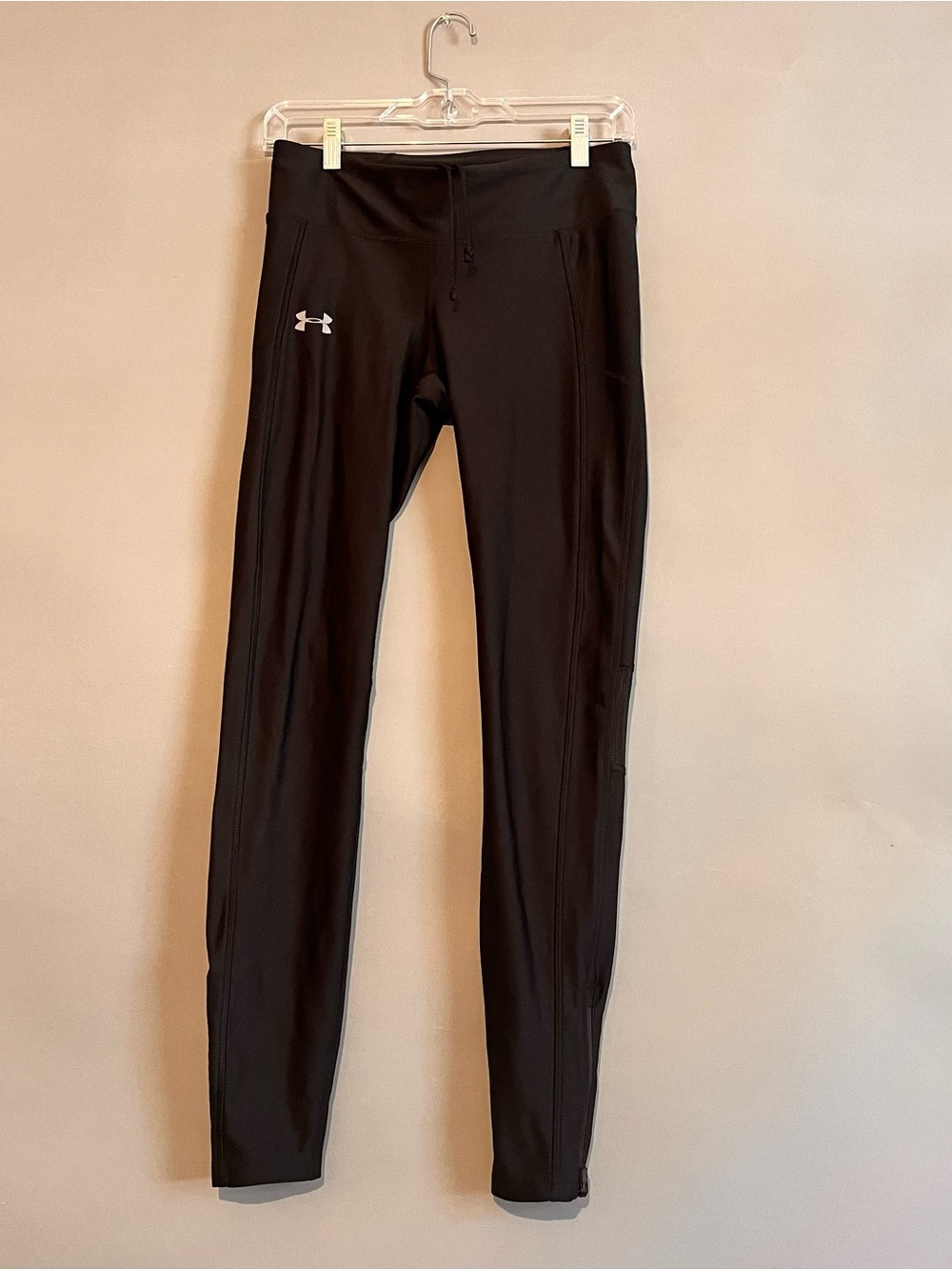 Under Armour Womens Black Elastic Waist Compression Leggings Size Medium.